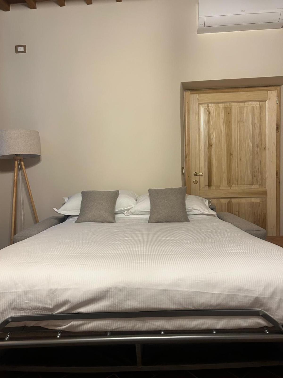 Lastamperia19 Camere-Rooms Montepulciano Stazione Exterior foto