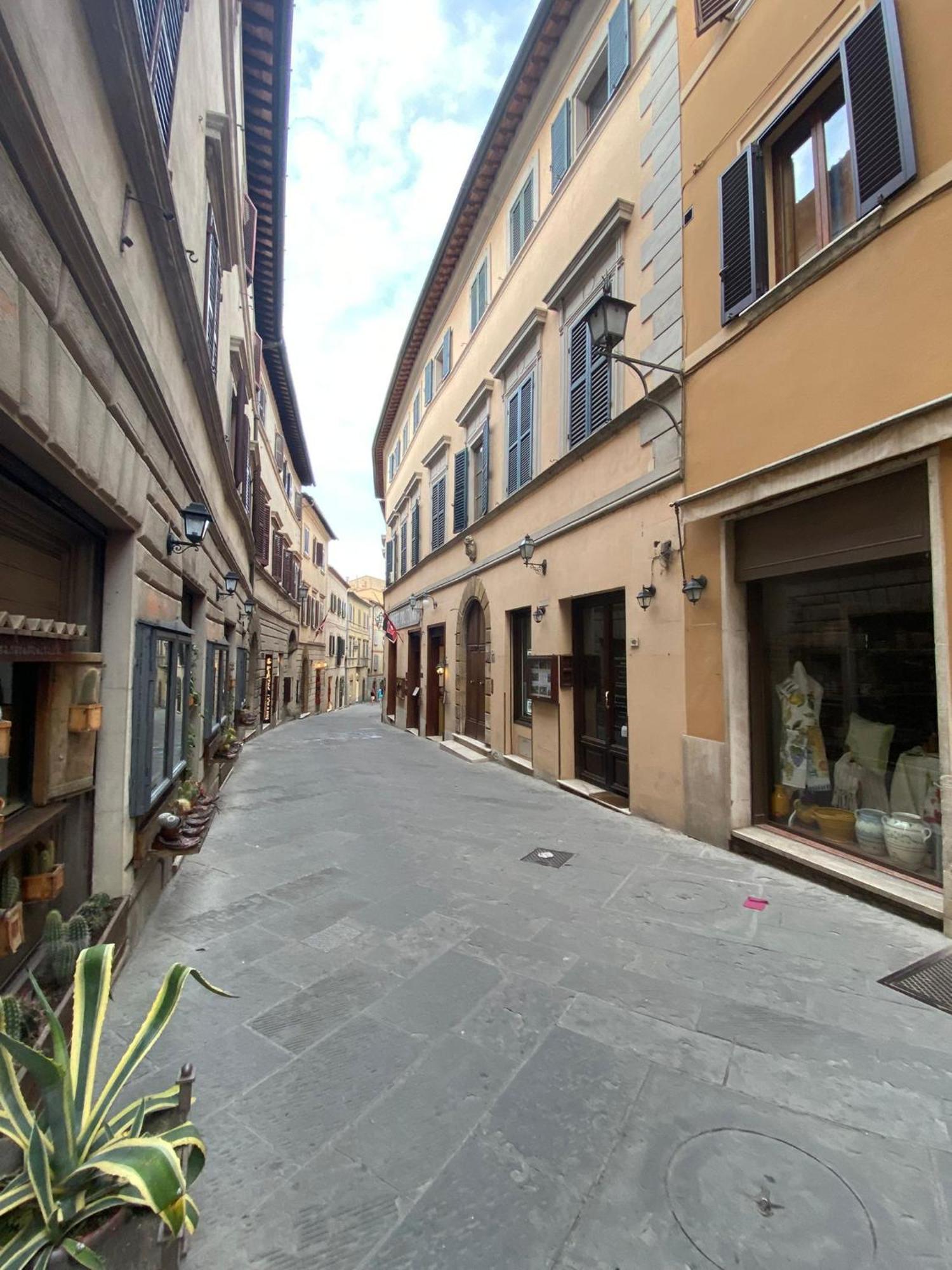 Lastamperia19 Camere-Rooms Montepulciano Stazione Exterior foto