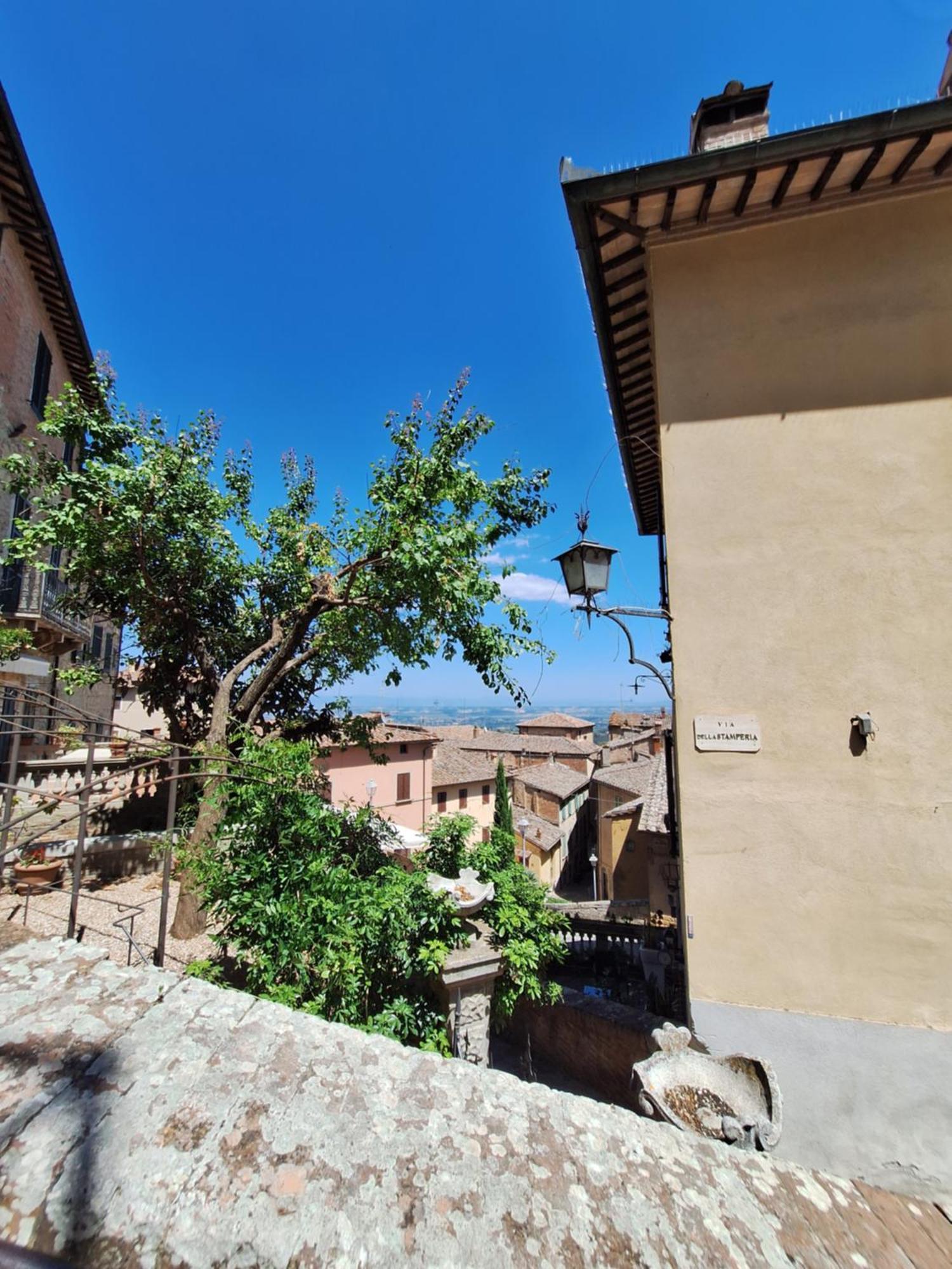 Lastamperia19 Camere-Rooms Montepulciano Stazione Exterior foto